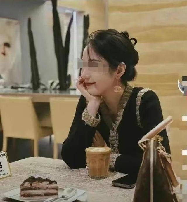 【转载】唐山花店老板娘：8分25秒不雅视频曝光，美艳不可方物但太花心-1