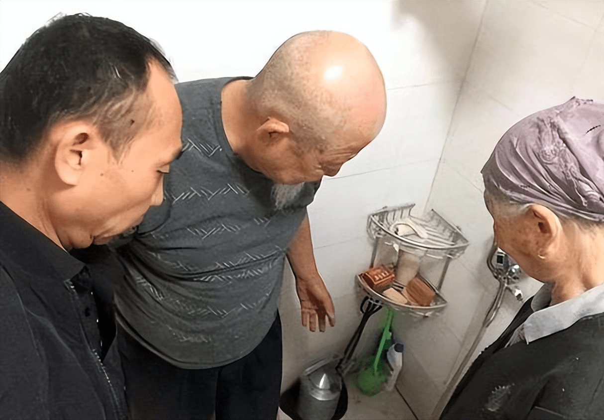 图片[7] - 【转载】遭人们抵制的“安徽补漏帮”，没生意还全国乱窜，背后有啥猫腻？ - 万事屋