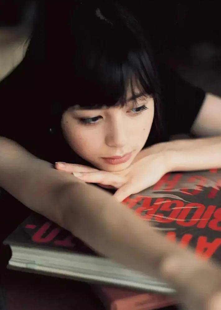 中条彩未美图合集：性感曼妙，靓丽多姿-1