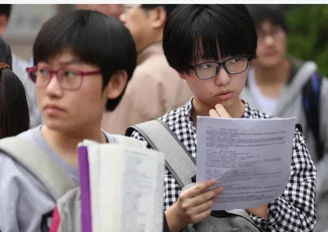 图片[7] - 【转载】初三学生被要求签字“放弃中考”, 反应过来后大哭, 家长左右为难 - 万事屋 | 生活·动漫·娱乐综合社区-银魂同好聚集地