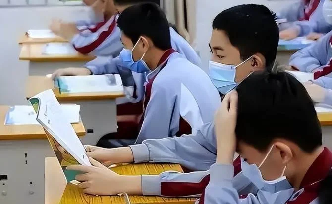 图片[6] - 【转载】初三学生被要求签字“放弃中考”, 反应过来后大哭, 家长左右为难 - 万事屋 | 生活·动漫·娱乐综合社区-银魂同好聚集地