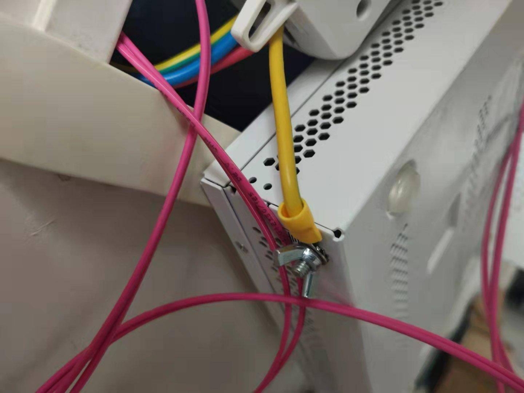 弱电接地的真实情况是这样的，别听不靠谱的电工瞎掰-1
