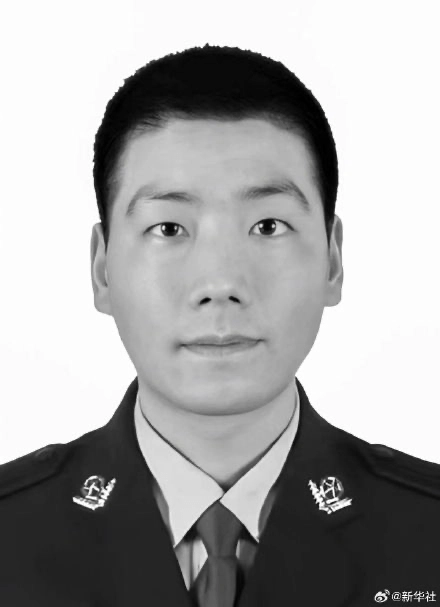沉痛默哀，90后民警保护群众被刺牺牲 - 万事屋 | 生活·动漫·娱乐综合社区-银魂同好聚集地