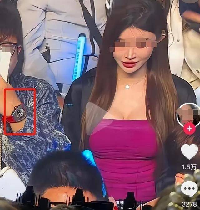 演唱会上对薛之谦撒谎的女网红“底裤”都快被扒光了-1 演唱会上对薛之谦撒谎的女网红“底裤”都快被扒光了-1