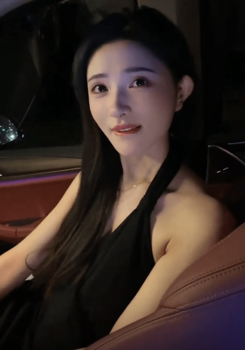 演唱会上对薛之谦撒谎的女网红“底裤”都快被扒光了-1