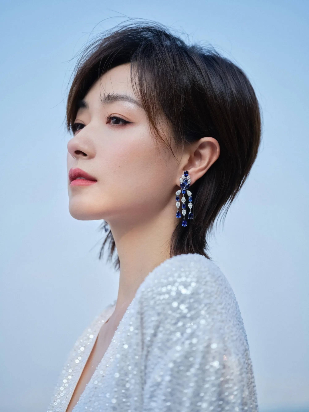 万茜用行动告诉大家，美女无论短发长发都是好看的！-1