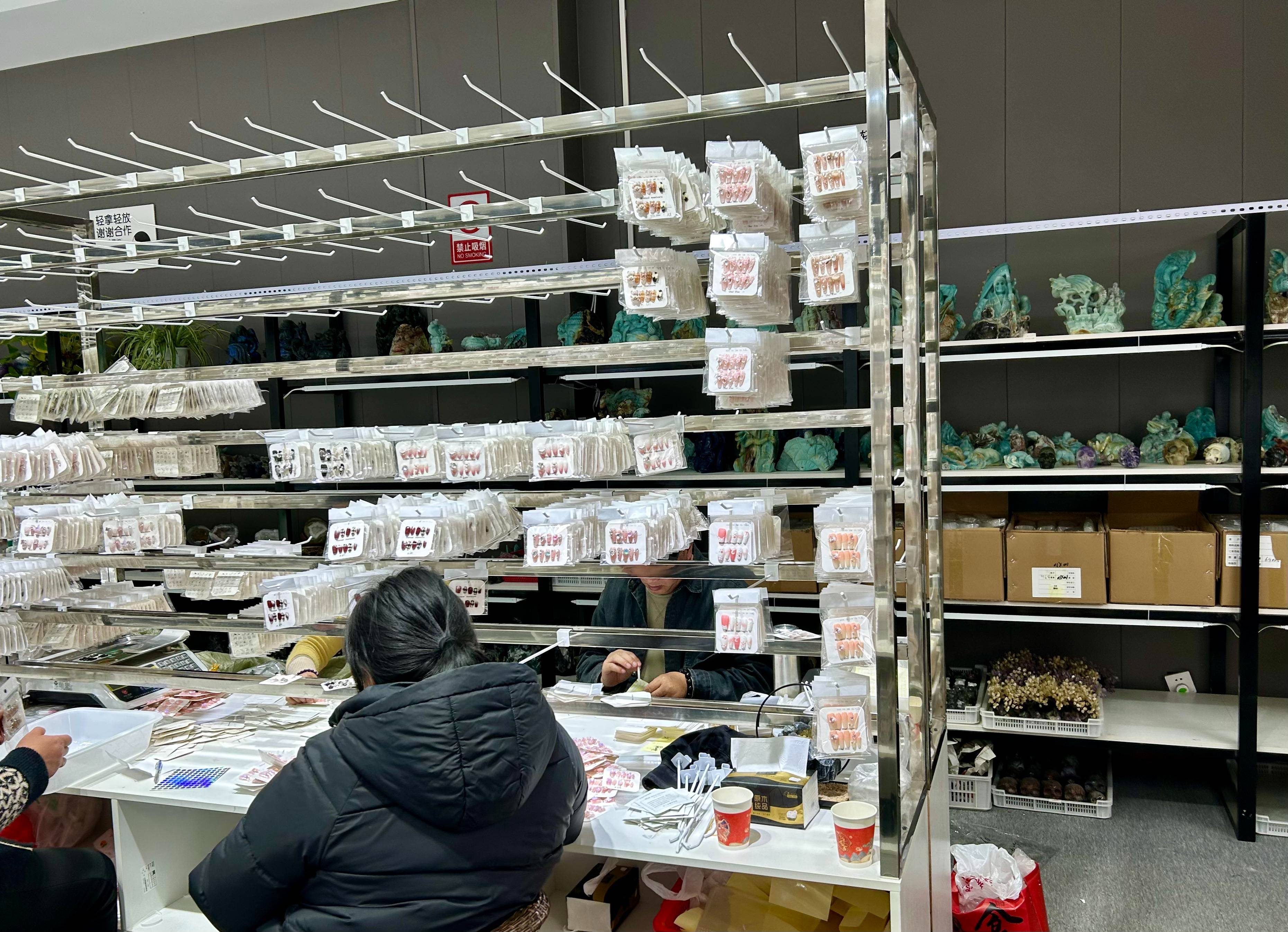 图片[18] - 苏北县城盯上10平方厘米的生意：成本不过10块，有人靠它换豪车赚百万 - 万事屋