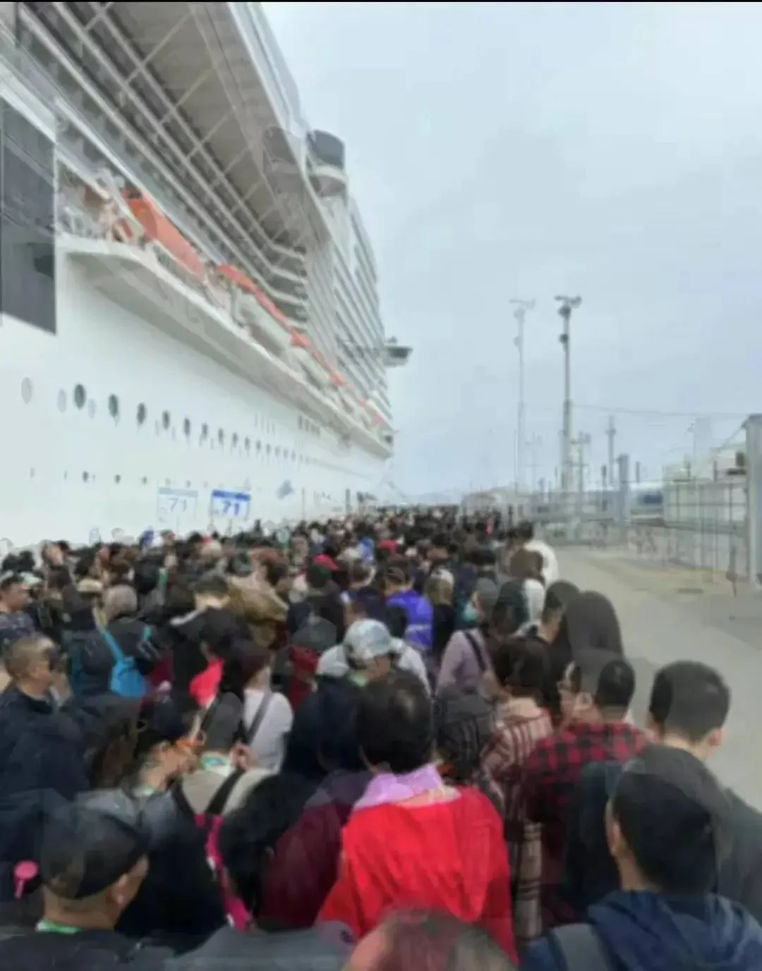 图片[3] - 【转载】上海五星豪华邮轮上最丑陋的一幕，炸出了多少精神饥饿的“穷人” - 万事屋 | 生活·动漫·娱乐综合社区-银魂同好聚集地