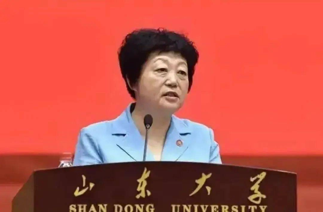 看到一篇内容：山大宣布取消异性学伴制度，校长樊丽明离任升职至教育部引发争议  - 万事屋 | 生活·动漫·娱乐综合社区-银魂同好聚集地