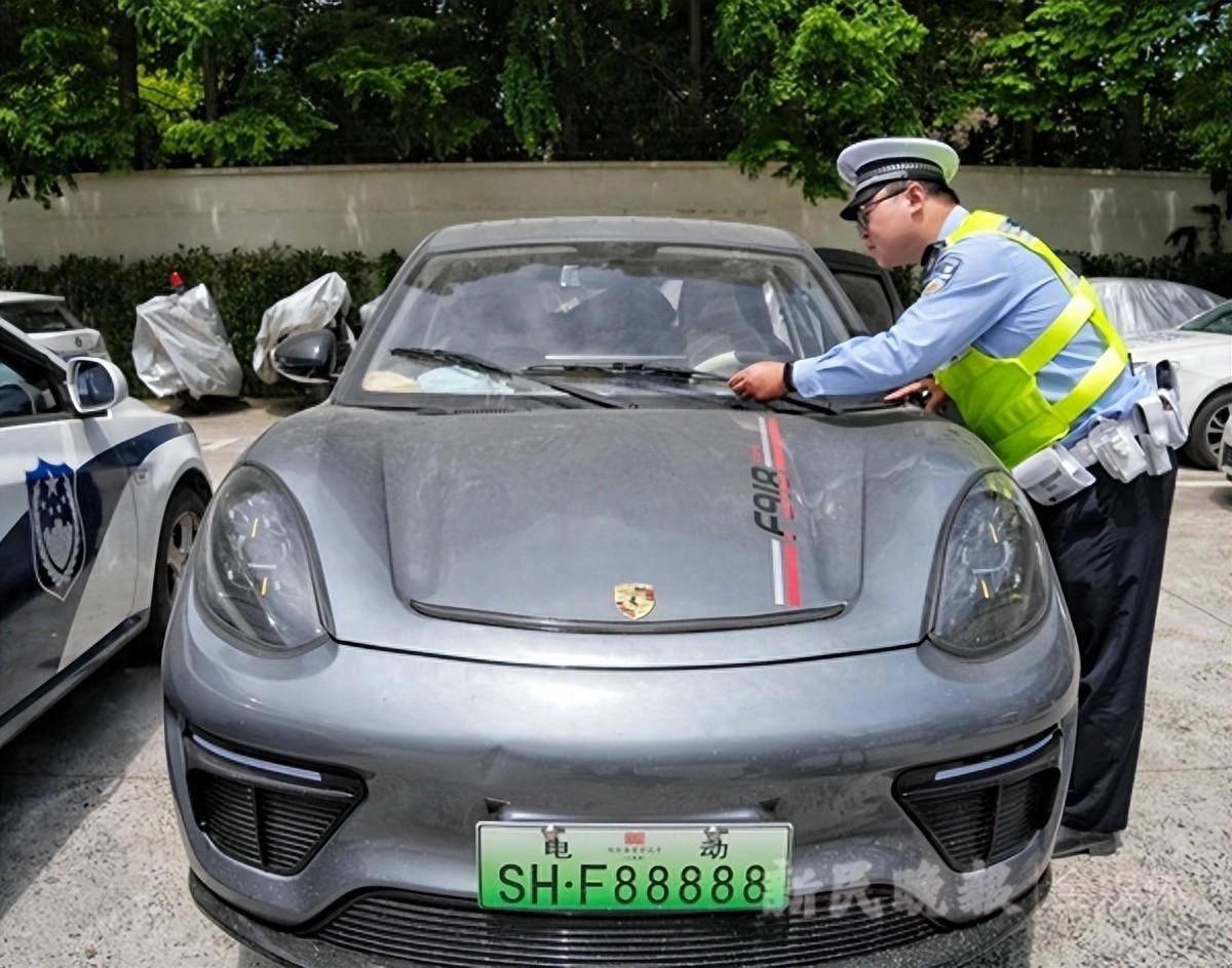 男子驾驶“老头乐”上路被上海警方拘留 - 万事屋 | 生活·动漫·娱乐综合社区-银魂同好聚集地