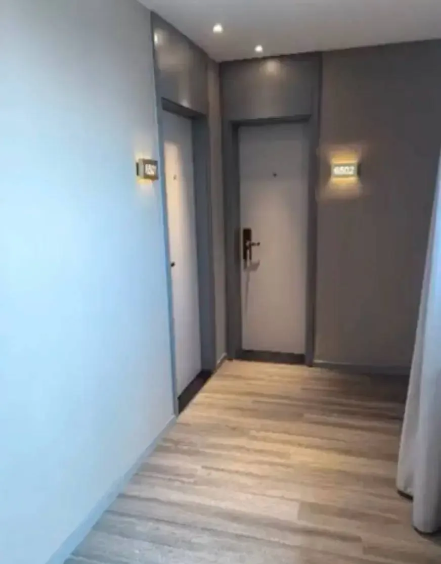 图片[3] - 女子裸睡被强行开门！酒店回应 - 万事屋 | 生活·动漫·娱乐综合社区-银魂同好聚集地