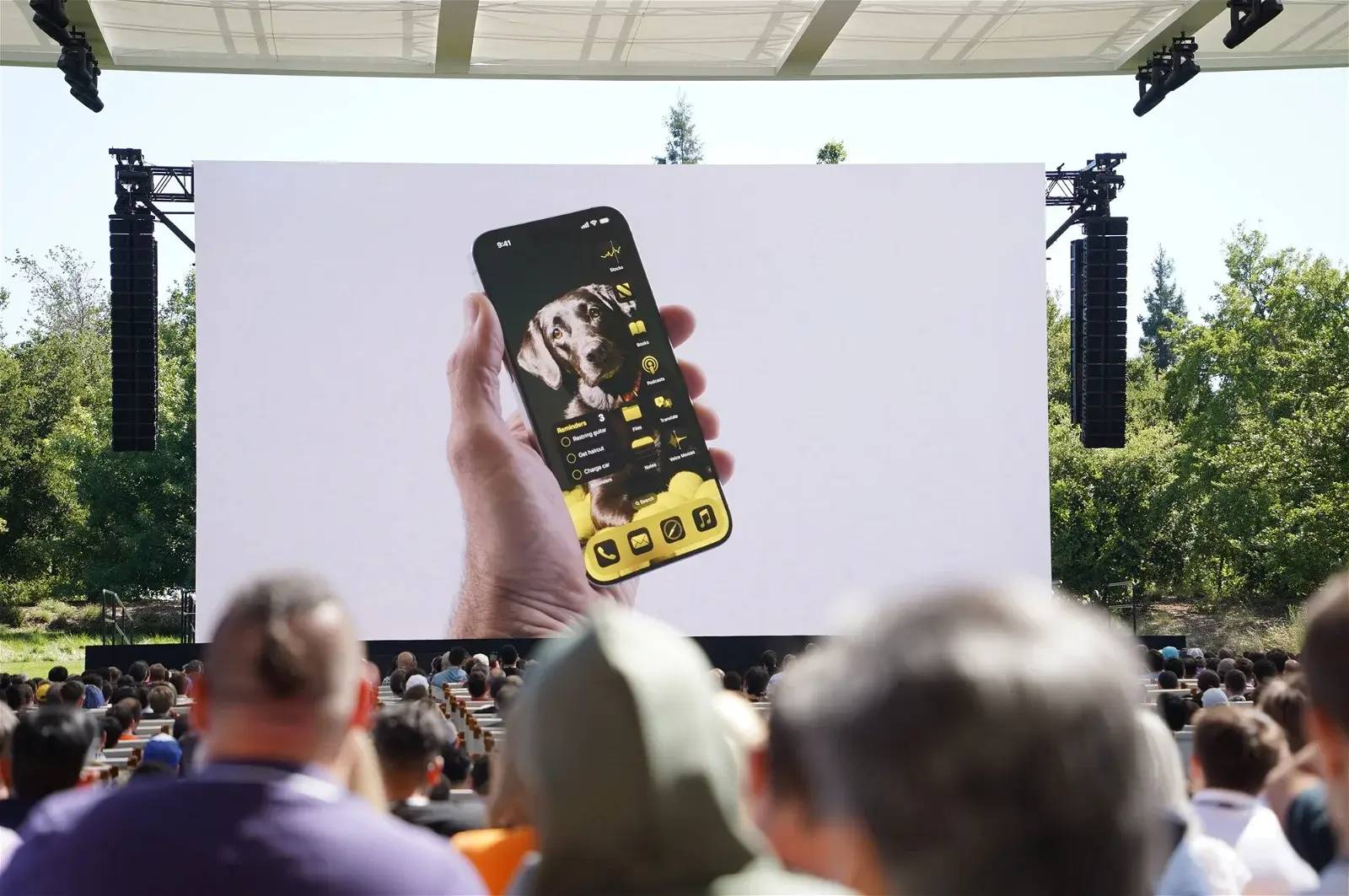 图片[2] - 苹果发布iOS 18 带来更多定制选项、改进照片管理、支持面对面支付 - 万事屋