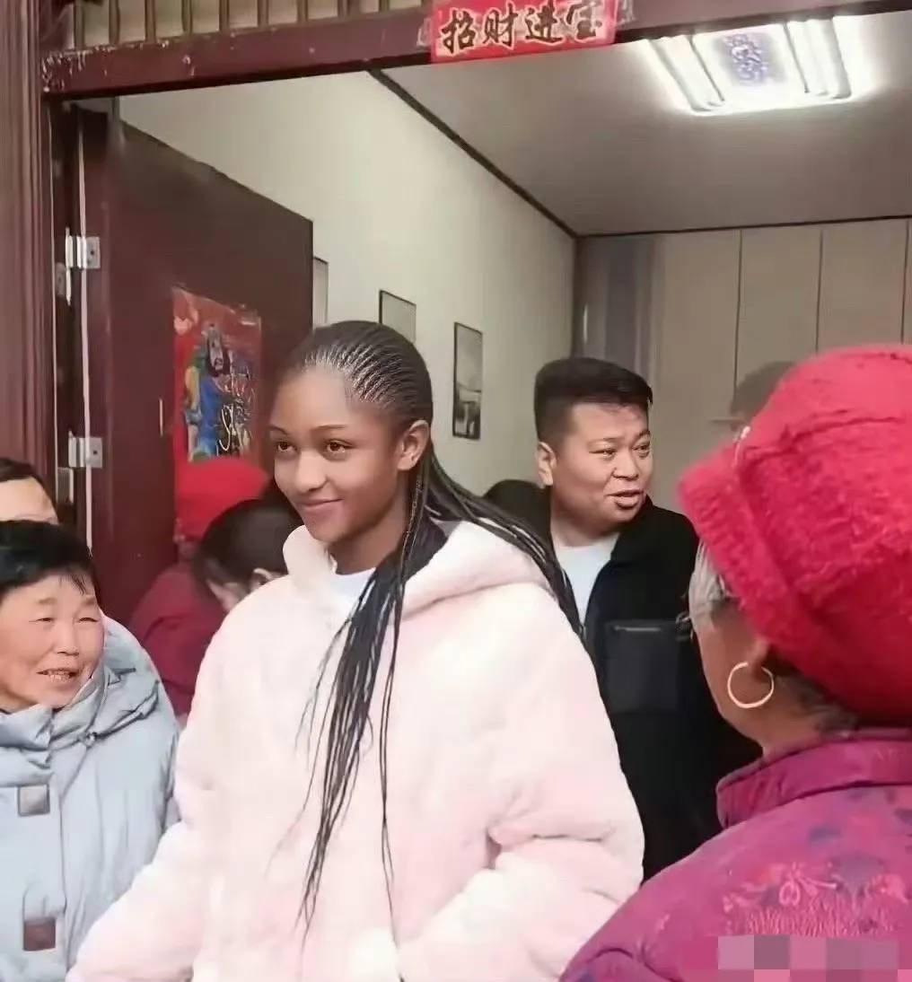 网友戏称这是非洲关晓彤嫁到中国来了 - 吐槽银魂 - 大众生活 - 万事屋 | 生活·动漫·娱乐综合社区-银魂同好聚集地