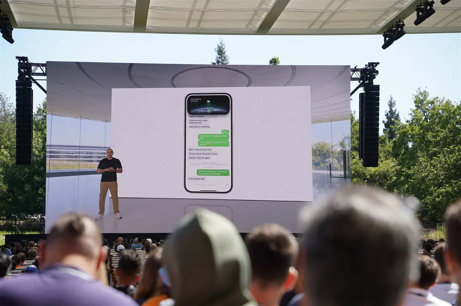 图片[17] - 苹果发布iOS 18 带来更多定制选项、改进照片管理、支持面对面支付 - 万事屋