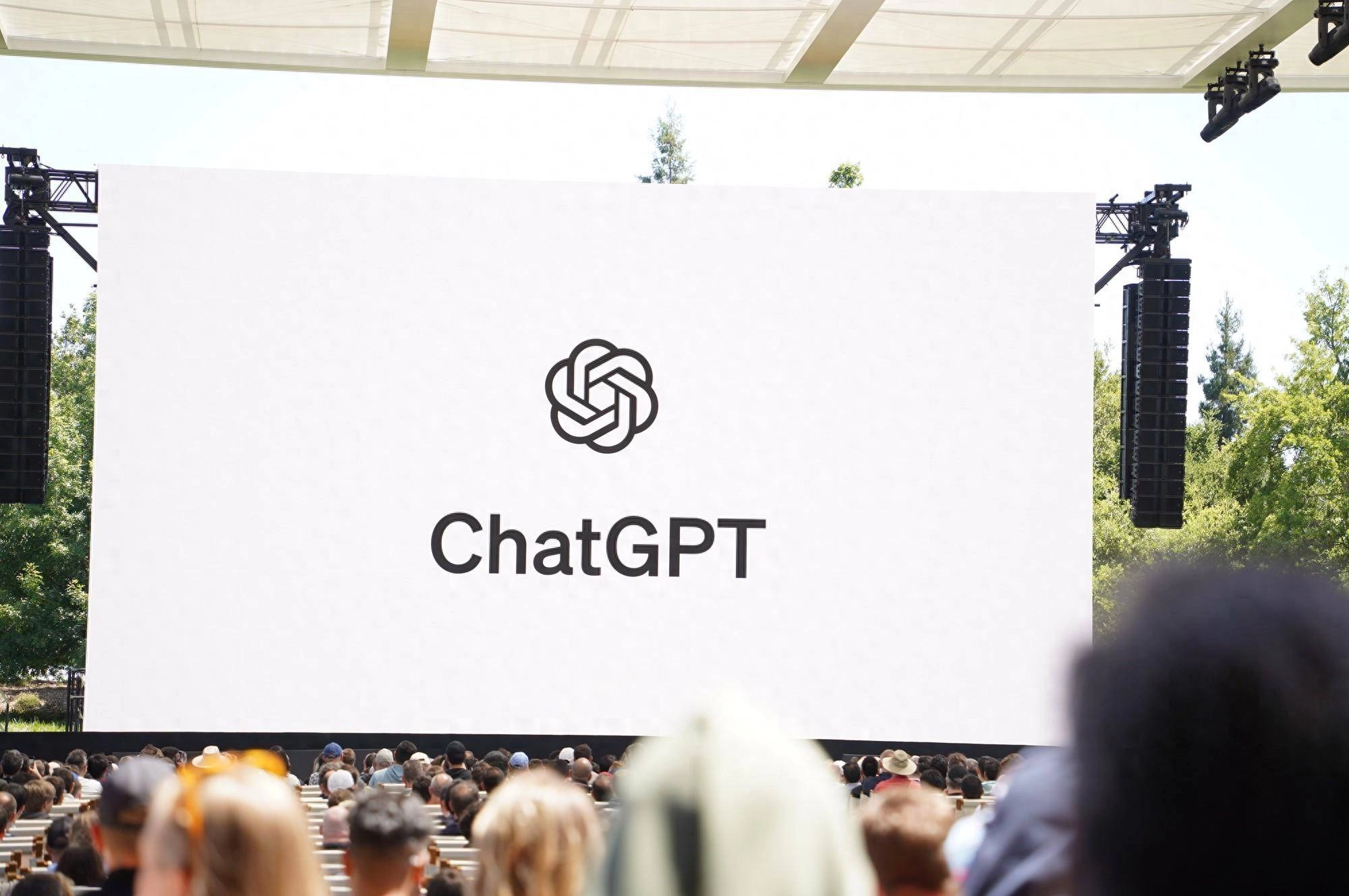 作为Apple Intelligence的补充 ChatGPT将于晚些时候免费登陆iOS 18 - 万事屋 | 生活·动漫·娱乐综合社区-银魂同好聚集地