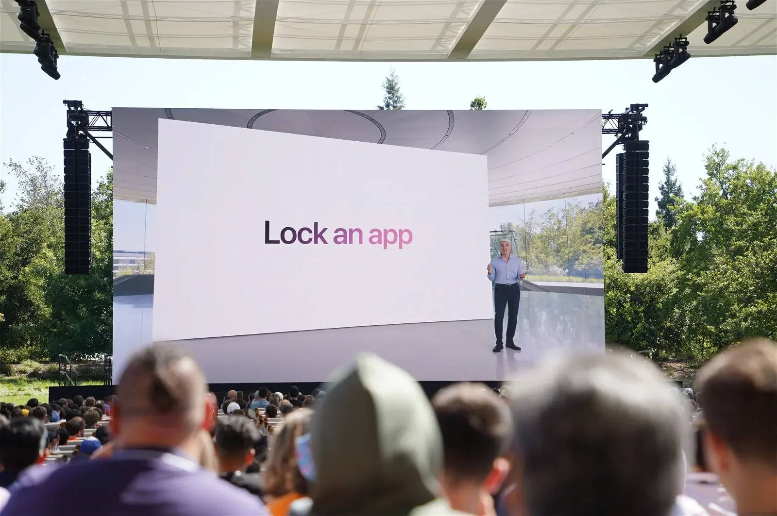 图片[8] - 苹果发布iOS 18 带来更多定制选项、改进照片管理、支持面对面支付 - 万事屋