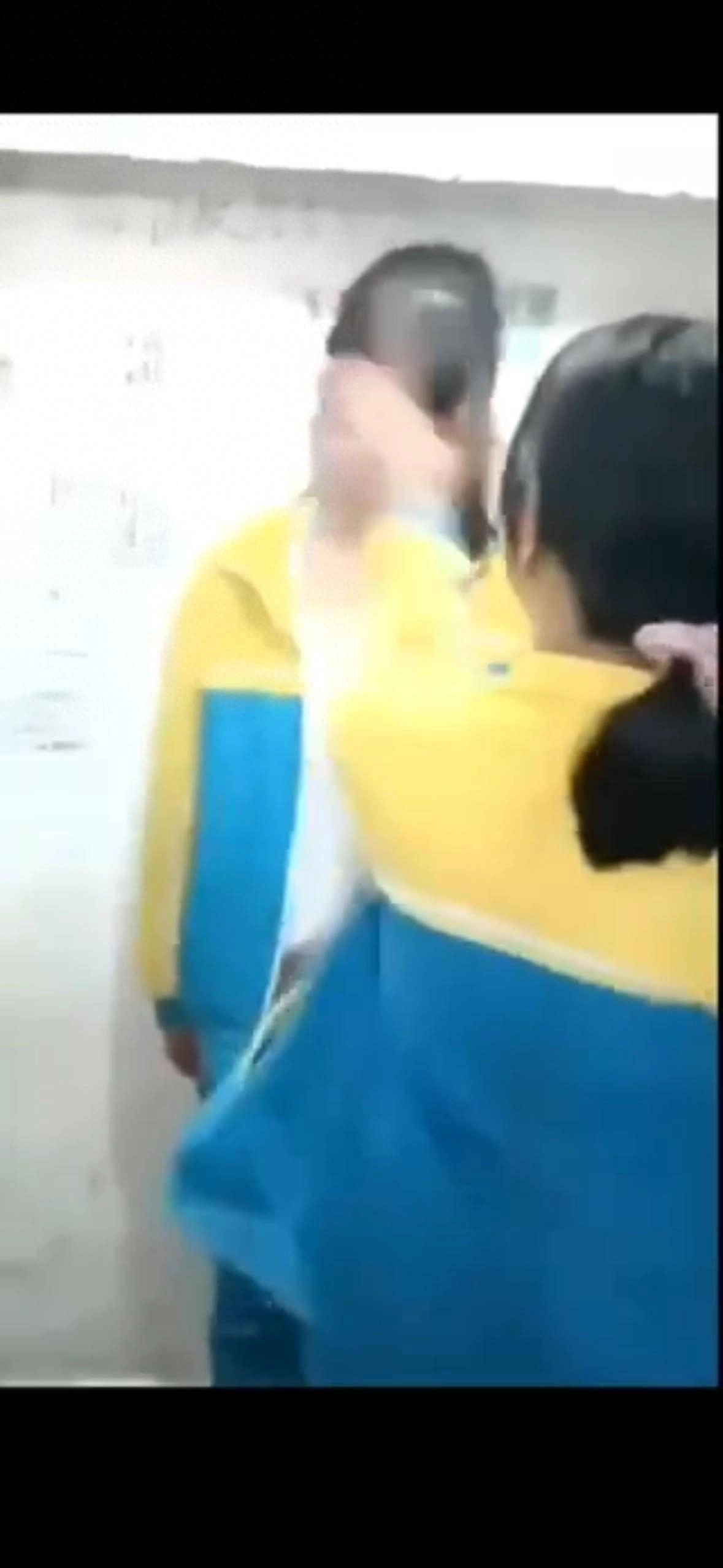 黑龙江富锦市一小学女生被霸凌吃辣椒扇耳光，教育局：已和解 - 万事屋 | 生活·动漫·娱乐综合社区-银魂同好聚集地