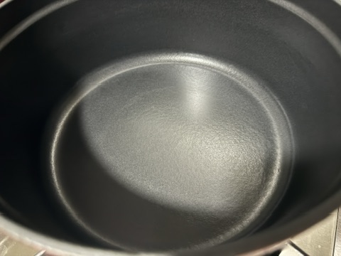 说珐琅铸铁锅清洗麻烦和容易粘锅的大概率都是没用对 - 万事屋 | 生活·动漫·娱乐综合社区-银魂同好聚集地