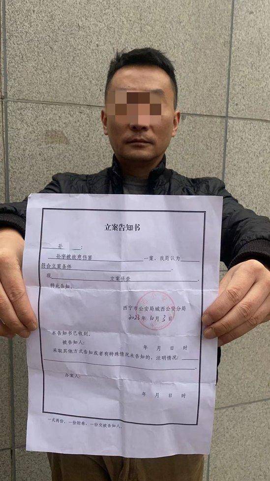图片[5] - 母亲派出所里遭民警责骂，男子插话后被拖进女厕群殴，警方多次谈私了 - 万事屋
