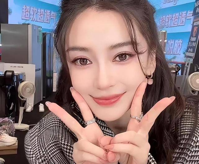 图片[6] - Angelababy跌落神坛，现身不知名网红直播间！全程疯狂谄媚赔笑！ - 万事屋