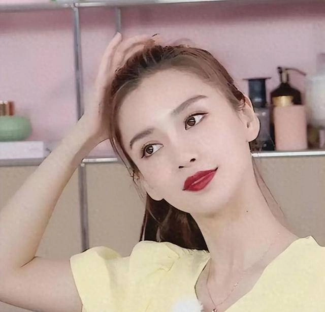 Angelababy跌落神坛，现身不知名网红直播间！全程疯狂谄媚赔笑！ - 万事屋 | 生活·动漫·娱乐综合社区-银魂同好聚集地