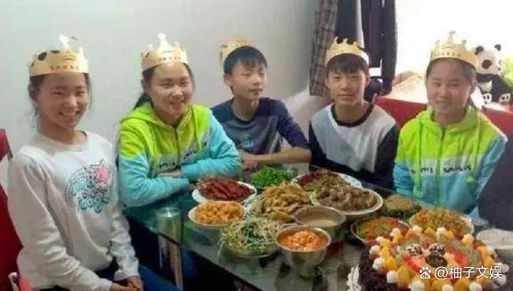 图片[27] - 中国首例5胞胎长大了，父亲劳累过世，现状曝光经历让人唏嘘 - 万事屋