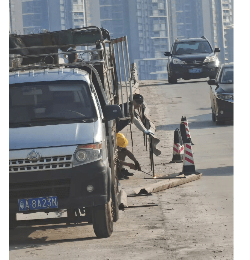 华为的一个操作又让网友们惊呆了，网友吐槽说这是享界 OTA 升级了道路 - 吐槽银魂 - 大众生活 - 万事屋 | 生活·动漫·娱乐综合社区-银魂同好聚集地