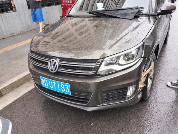 “鲁D”怎么变“沪D”？一外牌车辆为在限行时段进入市区悬挂假车牌 - 万事屋 | 生活·动漫·娱乐综合社区-银魂同好聚集地