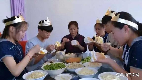 图片[23] - 中国首例5胞胎长大了，父亲劳累过世，现状曝光经历让人唏嘘 - 万事屋