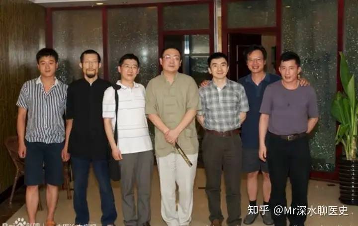 有网友问,中医大师徐文兵为什么要找西医治自己的痛风呢?-1 有网友问,中医大师徐文兵为什么要找西医治自己的痛风呢?-1