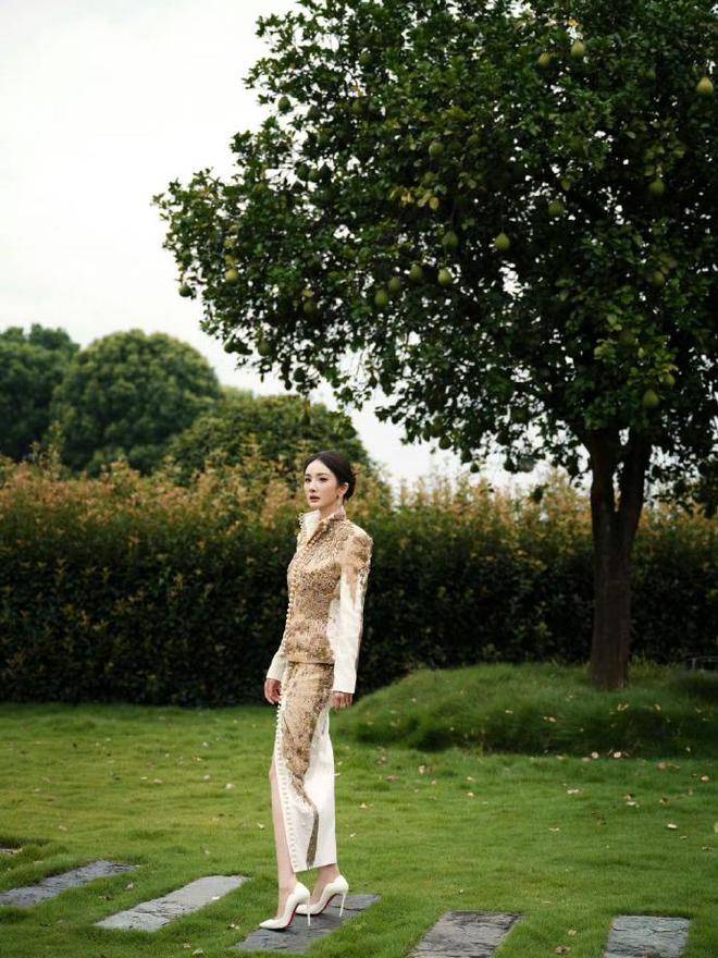 杨幂新中式秀禾搭配中分国风盘发，妥妥画中人 - 万事屋 | 生活·动漫·娱乐综合社区-银魂同好聚集地