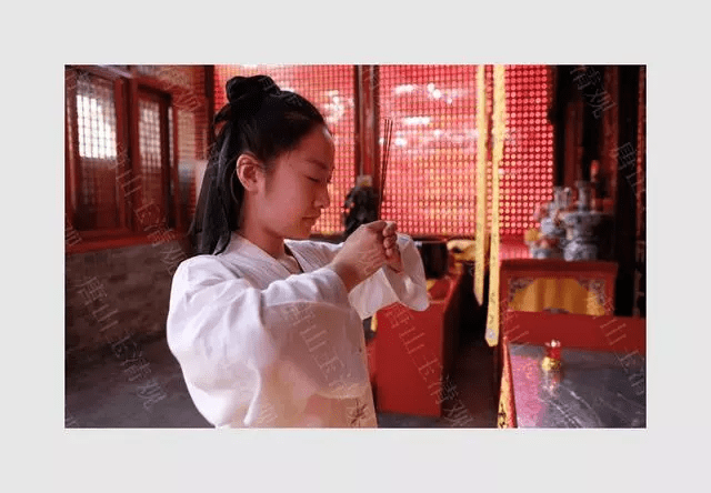 转个道教礼仪，在道观如何作揖？如何上香？如何跪拜？详细图解！-1
