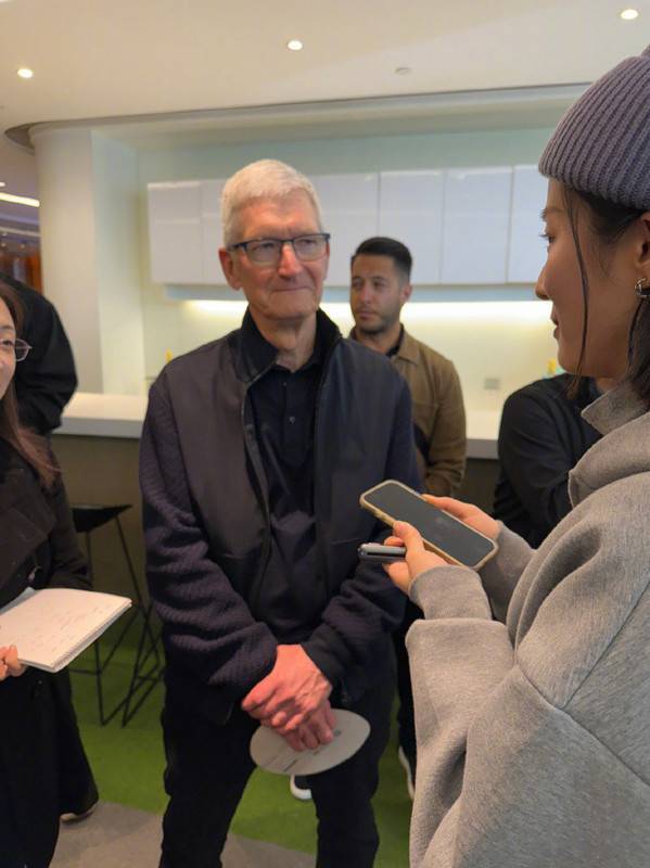 库克回应苹果AI在中国何时上线: 在走流程 相信会很快-1 库克回应苹果AI在中国何时上线: 在走流程 相信会很快-1