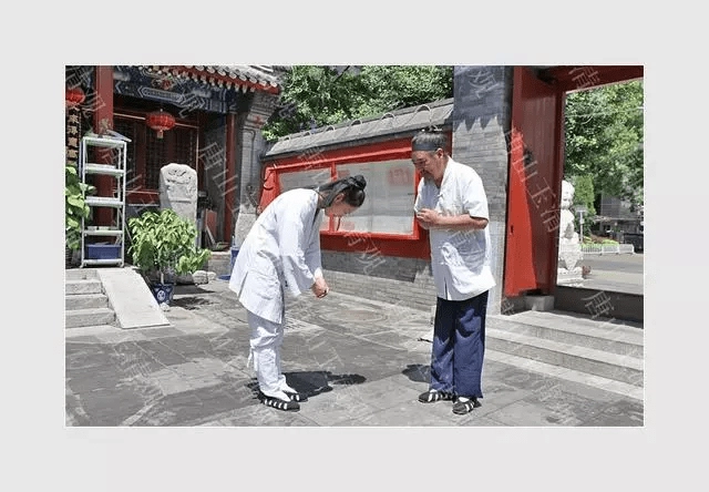 转个道教礼仪,在道观如何作揖?如何上香?如何跪拜?详细图解!-1 转个道教礼仪,在道观如何作揖?如何上香?如何跪拜?详细图解!-1