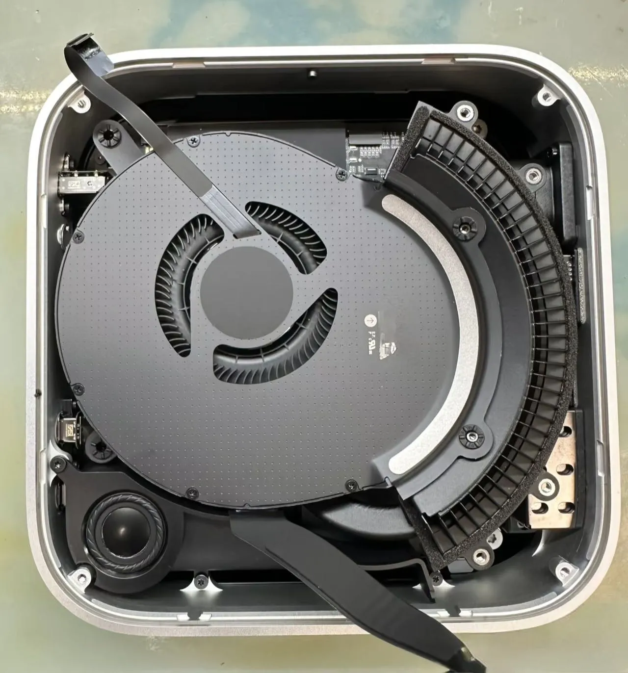 苹果的产品都是工业艺术品，M4 Mac Mini内部构造同样惊艳 - Apple银魂 - 科技改变生活 - 万事屋 | 生活·动漫·娱乐综合社区-银魂同好聚集地