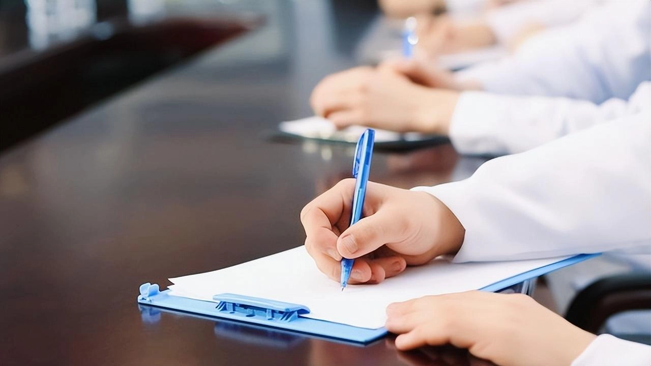 有人问：央国企的领导为什么热衷于开会？有人如此回答：