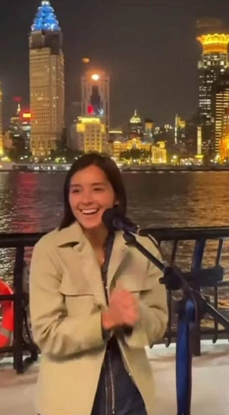 前港姐冠军沦落街头卖唱11度低温穿着单薄,中文不佳花3小时翻译