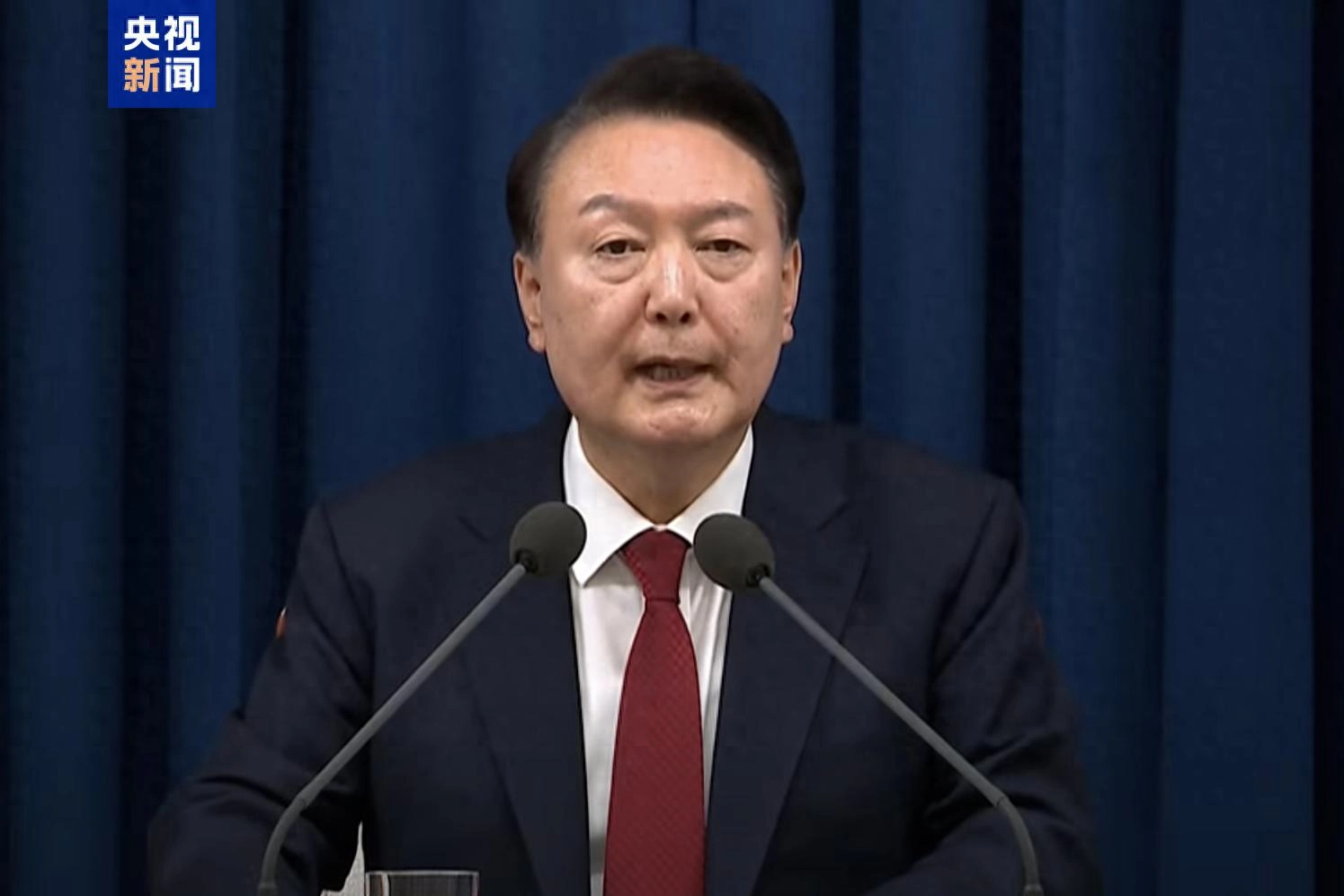 韩国的尹锡悦深夜宣布韩国“紧急戒严” - 吐槽银魂 - 大众生活 - 万事屋 | 生活·动漫·娱乐综合社区-银魂同好聚集地