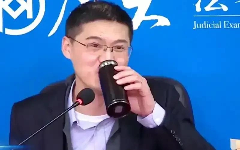 网友吐槽:拜登特赦了自己儿子后,罗翔曾引用的话被送上了热搜