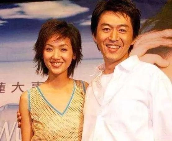 吴倩莲在旅途上捡到一个老公,结婚15年零绯闻