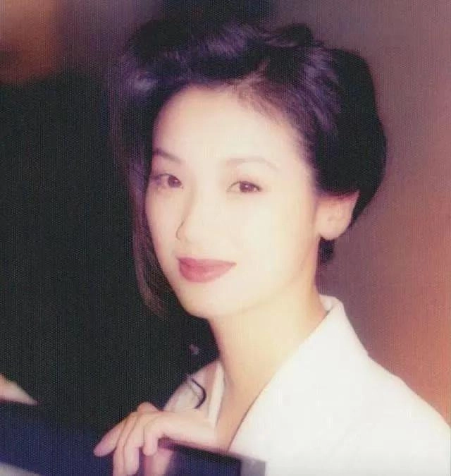 吴倩莲的十五张精美照片