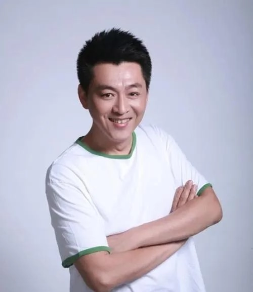 吴倩莲在旅途上捡到一个老公,结婚15年零绯闻