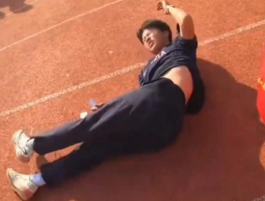 热搜上细思恐极的“预制人”事件：新型智障，正在逼疯中国年轻人