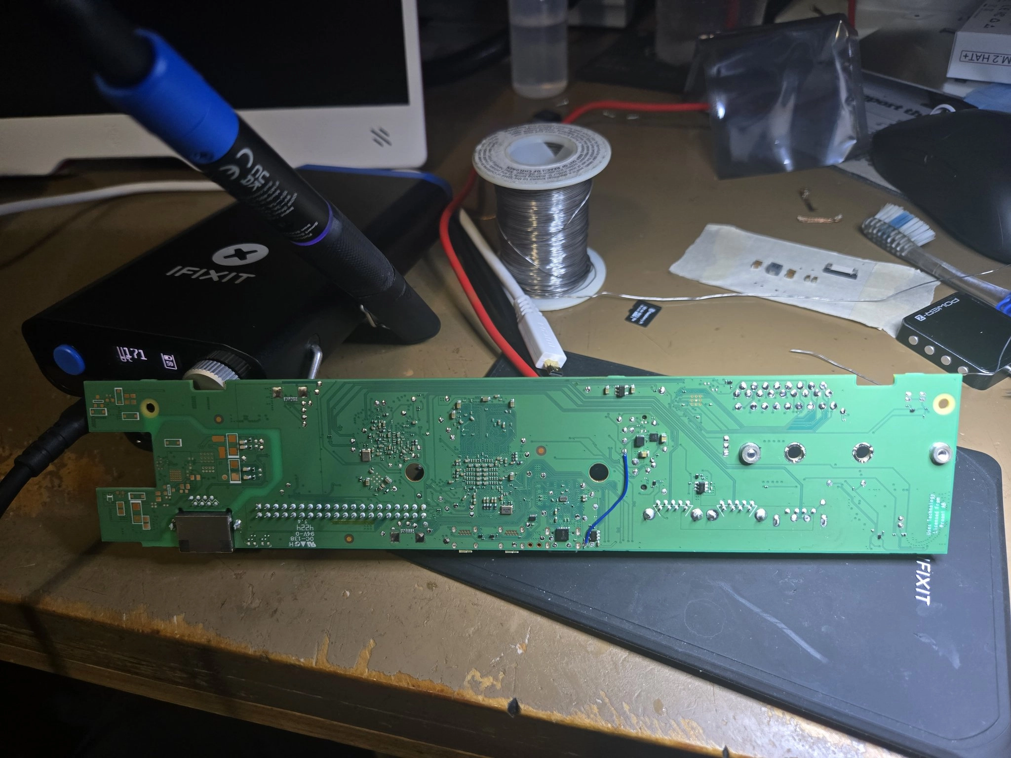 硬件玩家为新款 Raspberry Pi 500 键盘电脑升级 NVMe 存储系统