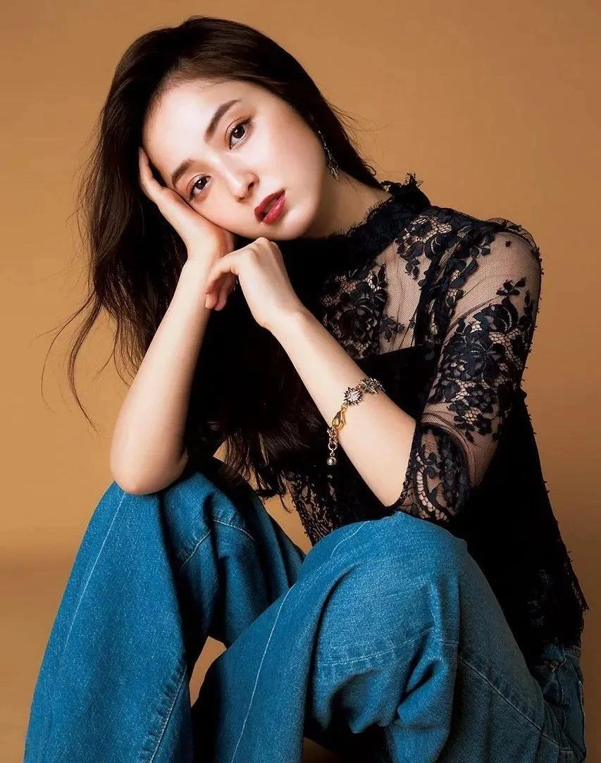 被称为日本第一美女的佐佐木希，被评为岛国最美面孔