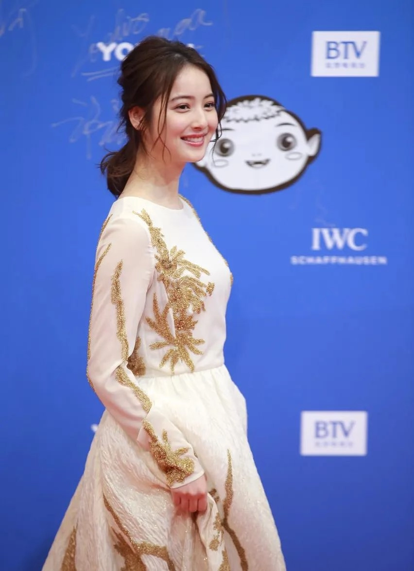 被称为日本第一美女的佐佐木希，被评为岛国最美面孔