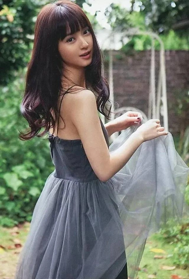 被称为日本第一美女的佐佐木希，被评为岛国最美面孔