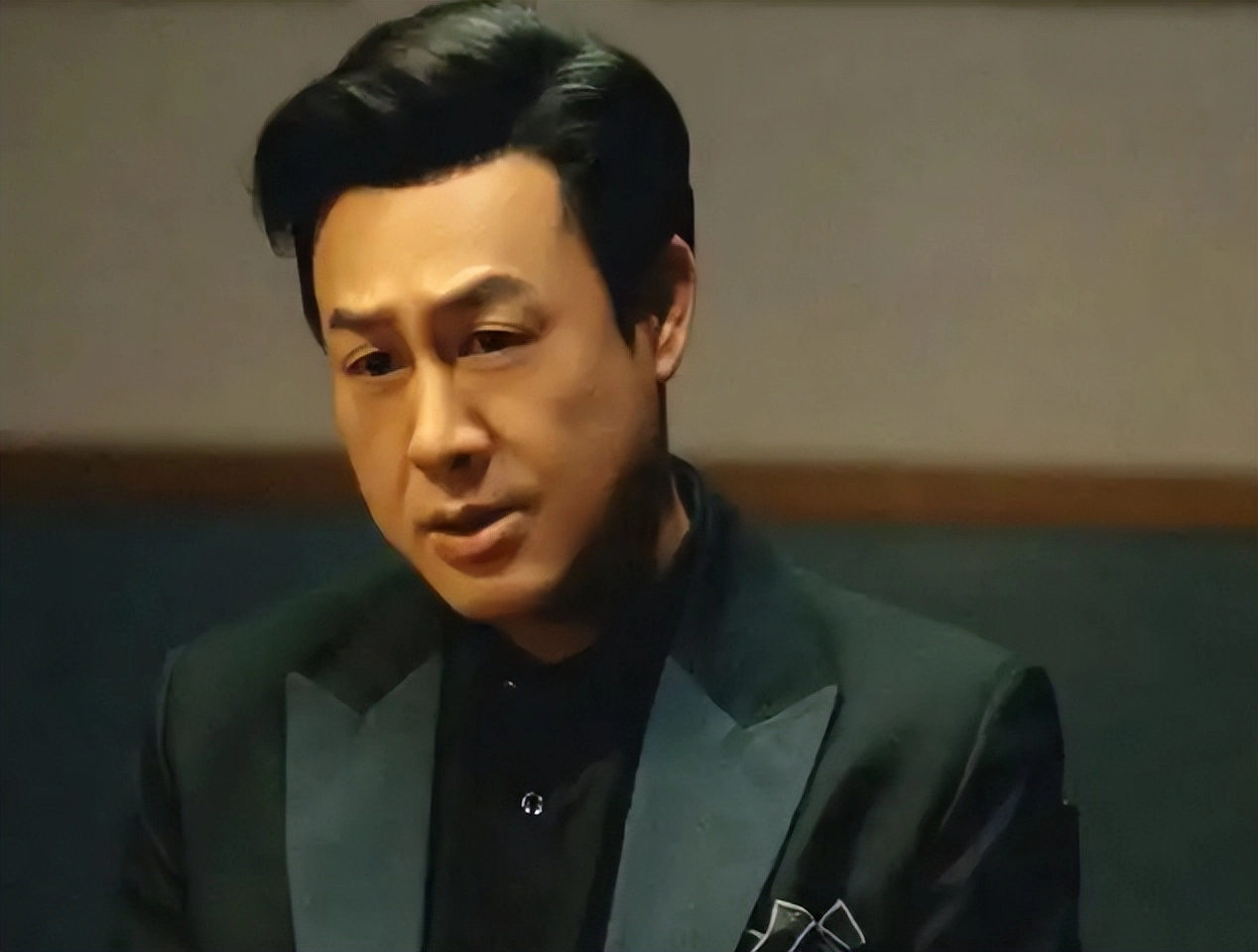 知名导演透露内幕,张颂文原来是得罪资本了,挡了某位顶流财路
