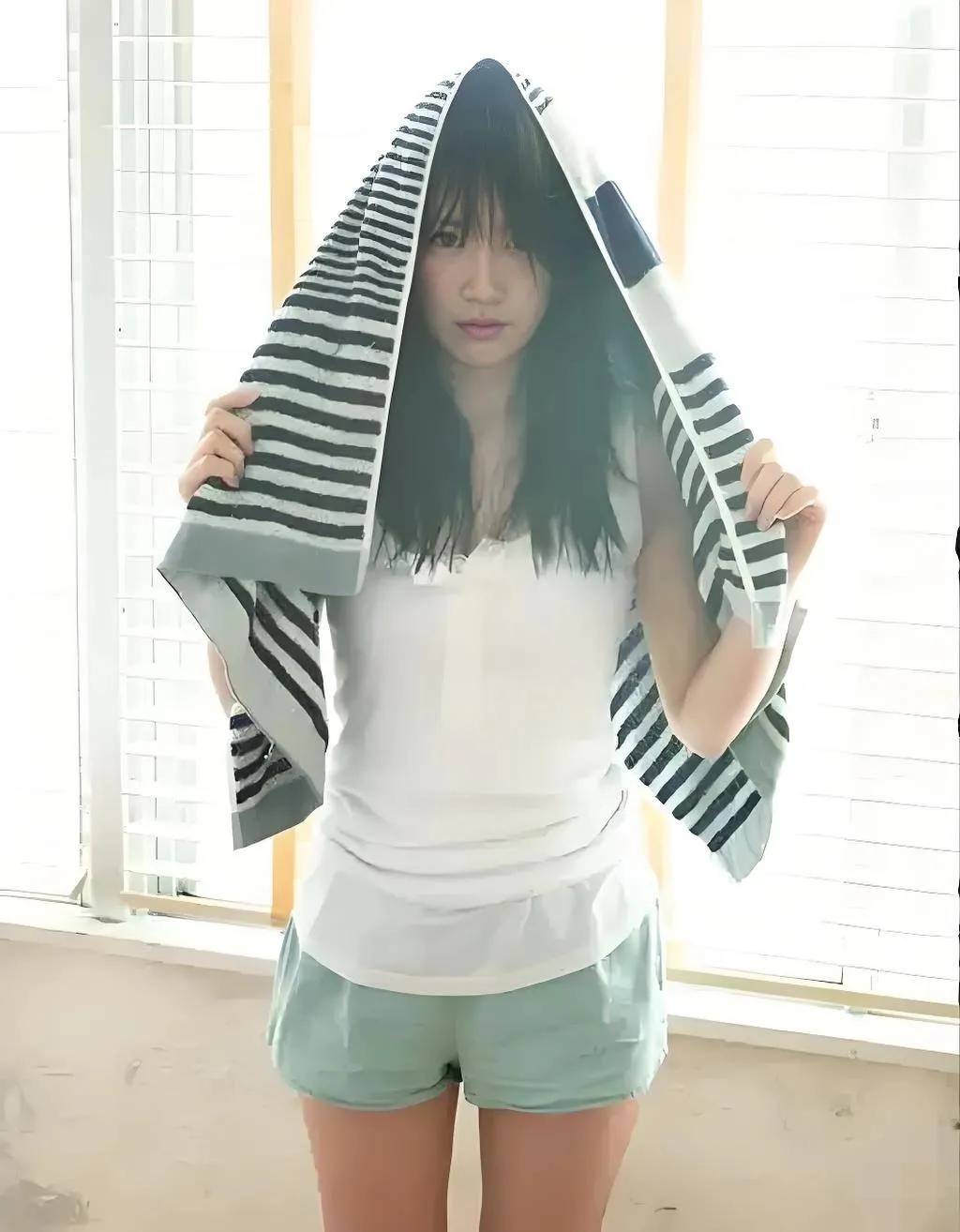 高山一实，日本女作家兼演员，颜值与身材兼备，据称拥有岛国第一美腿 - 万事屋 | 生活·动漫·娱乐综合社区-银魂同好聚集地