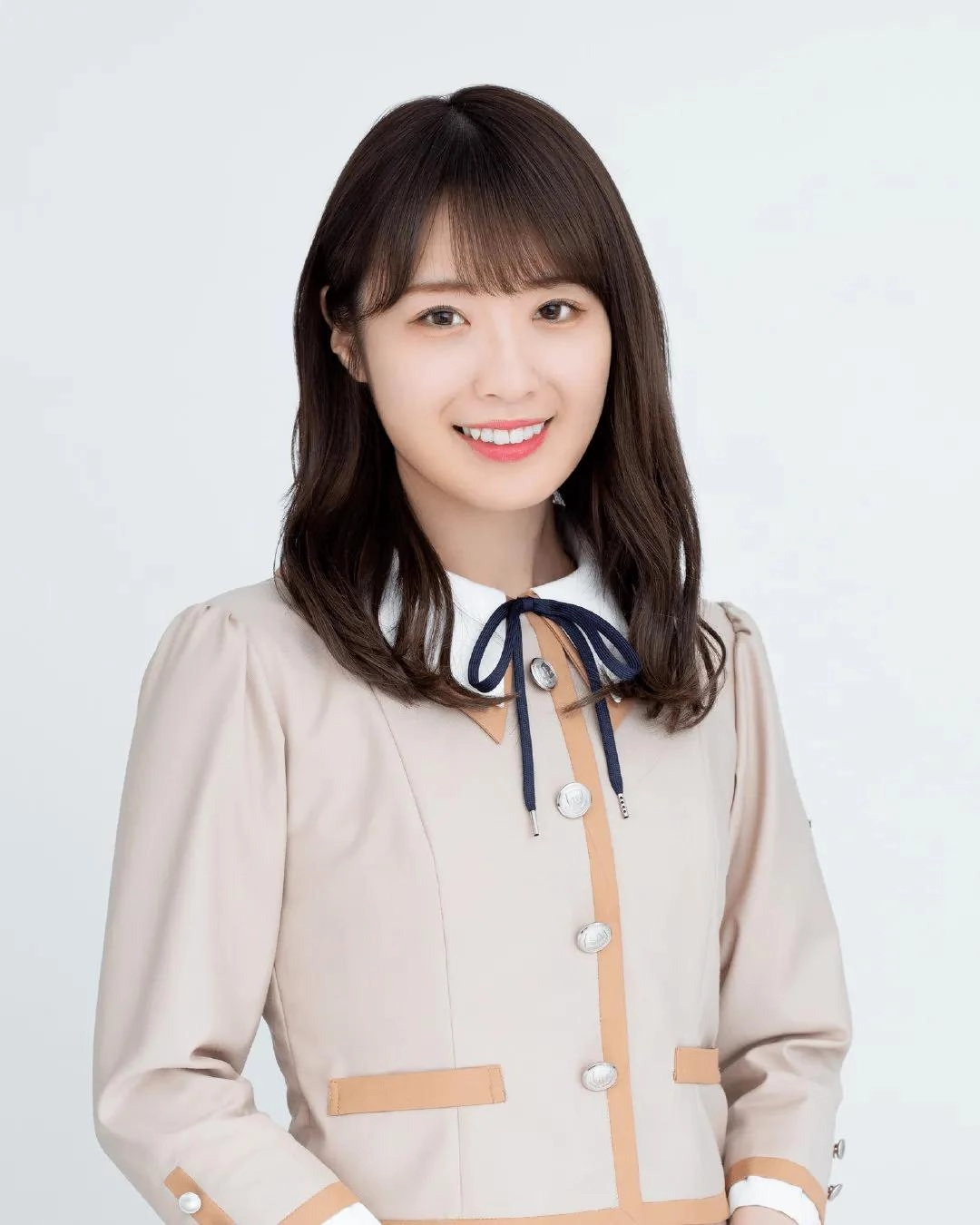 高山一实，日本女作家兼演员，颜值与身材兼备，据称拥有岛国第一美腿